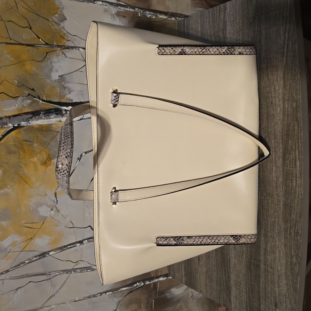 Large Kate Spade Handbag - Picture 4 of 8